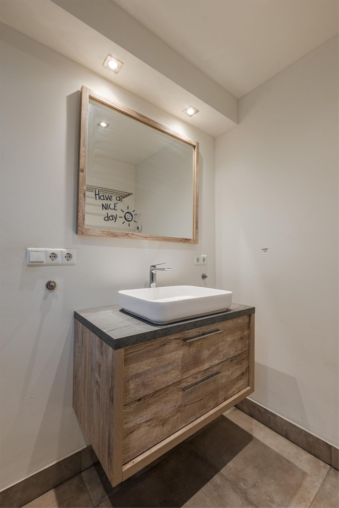 Photo 22 of H.J. Kniggestraat 43