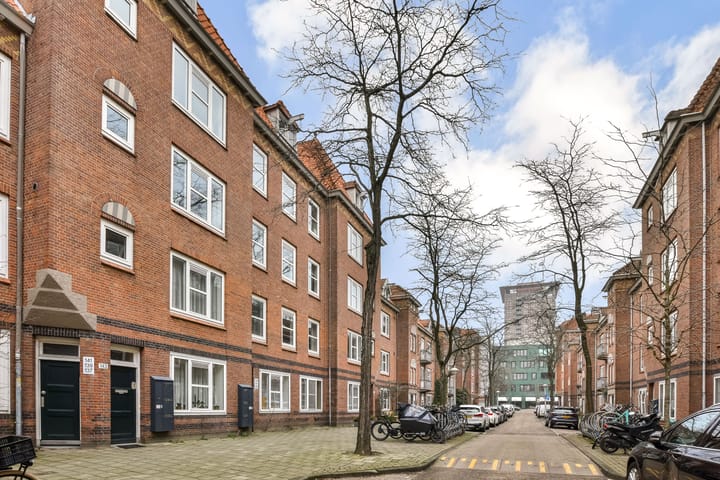 Photo 14 of Vincent van Goghstraat 147