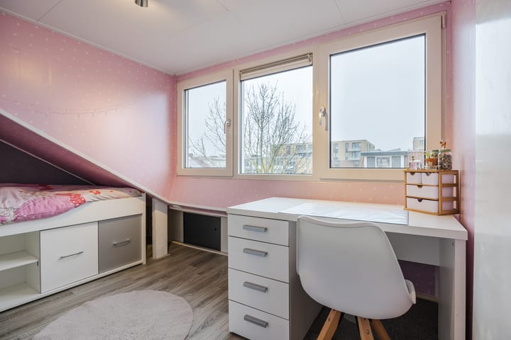 Photo 33 of Gravenstein 24