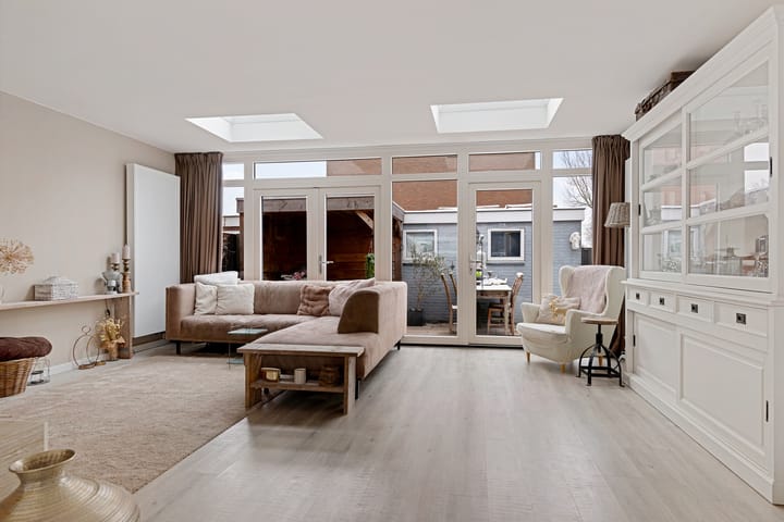 Photo 3 of Tedingh van Berkhoutplantsoen 1