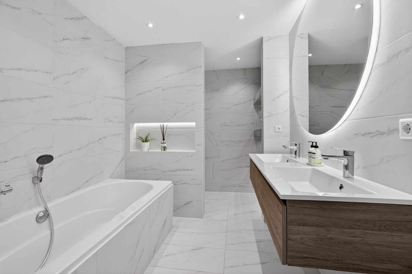 Foto 20 van Balatonmeerlaan 45