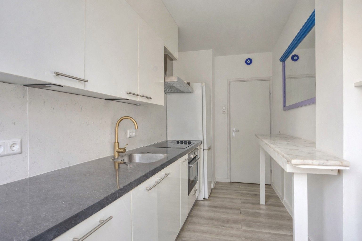 Photo 15 of Witte de Withstraat 4