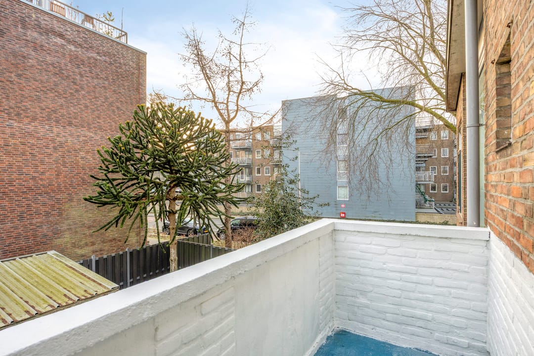 Photo 17 of Witte de Withstraat 4