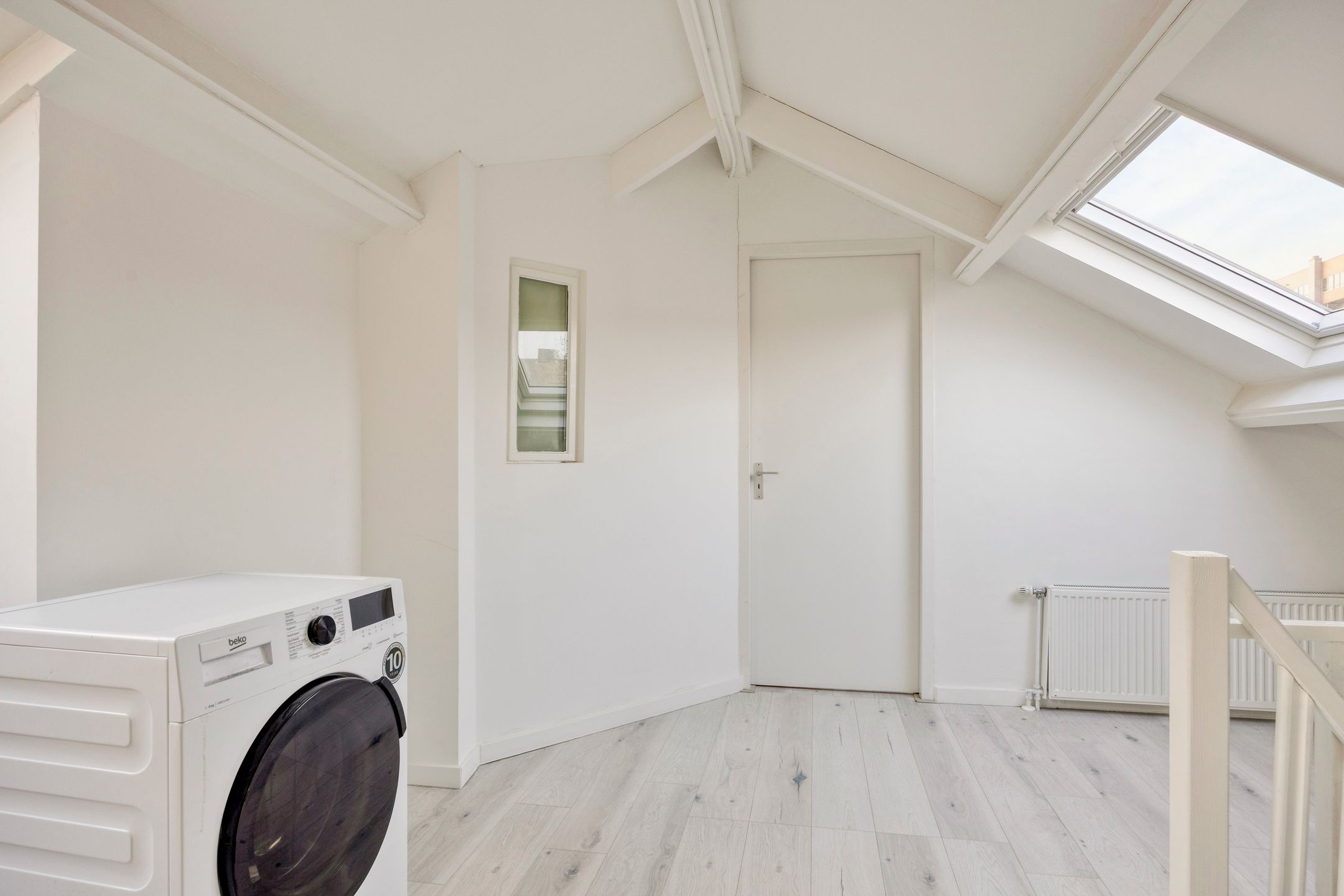 Photo 27 of Witte de Withstraat 4