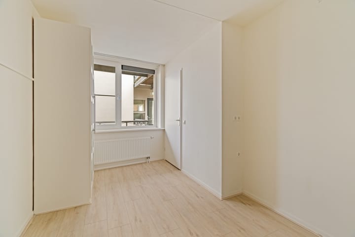 Photo 19 of Hoofdstraat 250-A