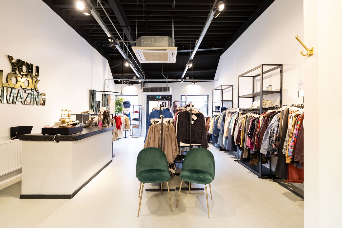 Bekijk foto 4 van Amicitia 2