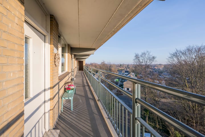 Photo 4 of Van Oldenbarneveltstraat 554-A