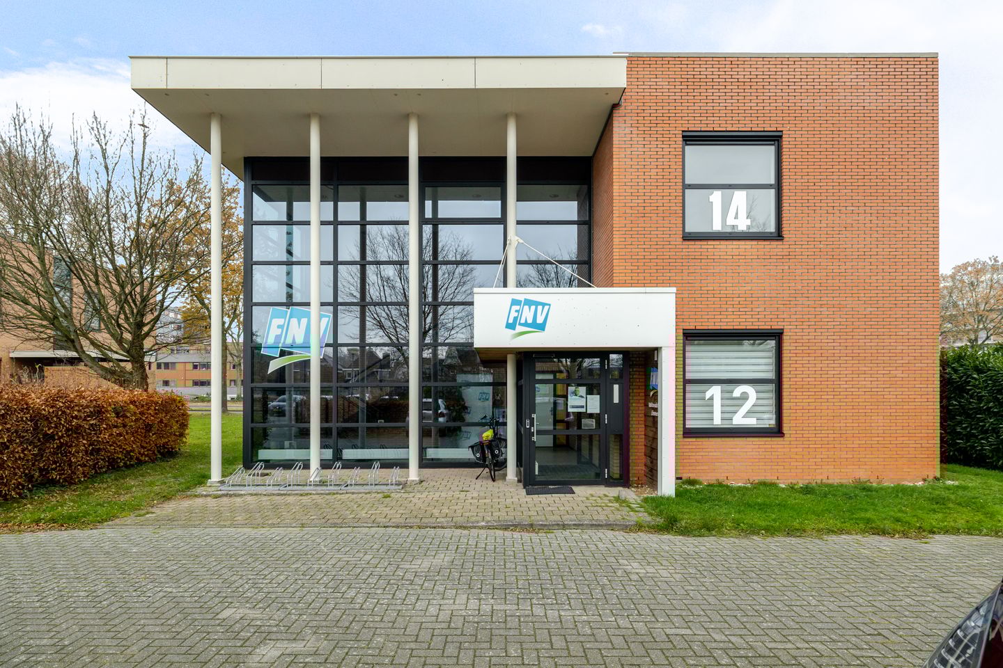 Bekijk foto 2 van De Bukakkers 12