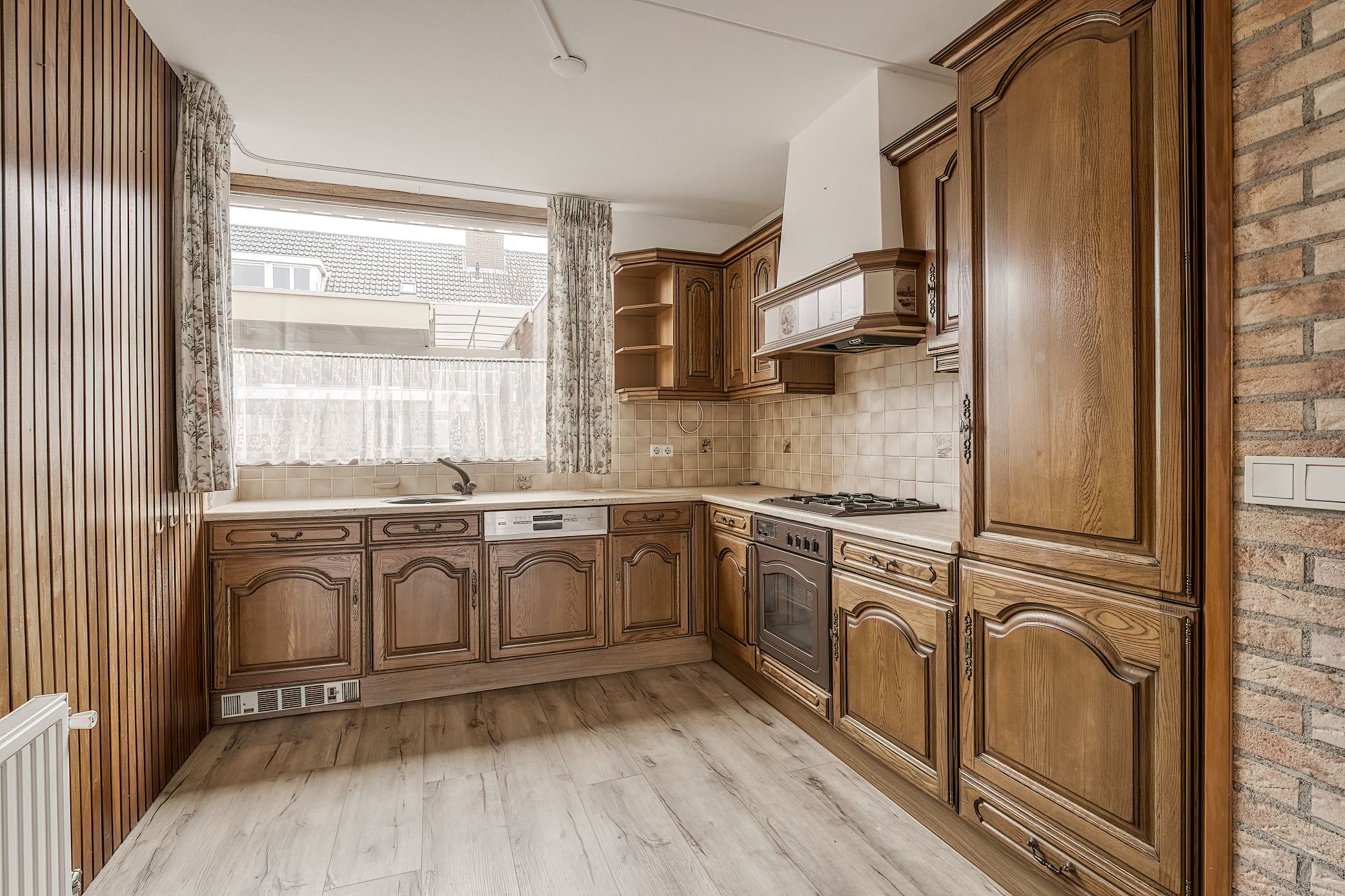 Foto 9 van Saturnus 46