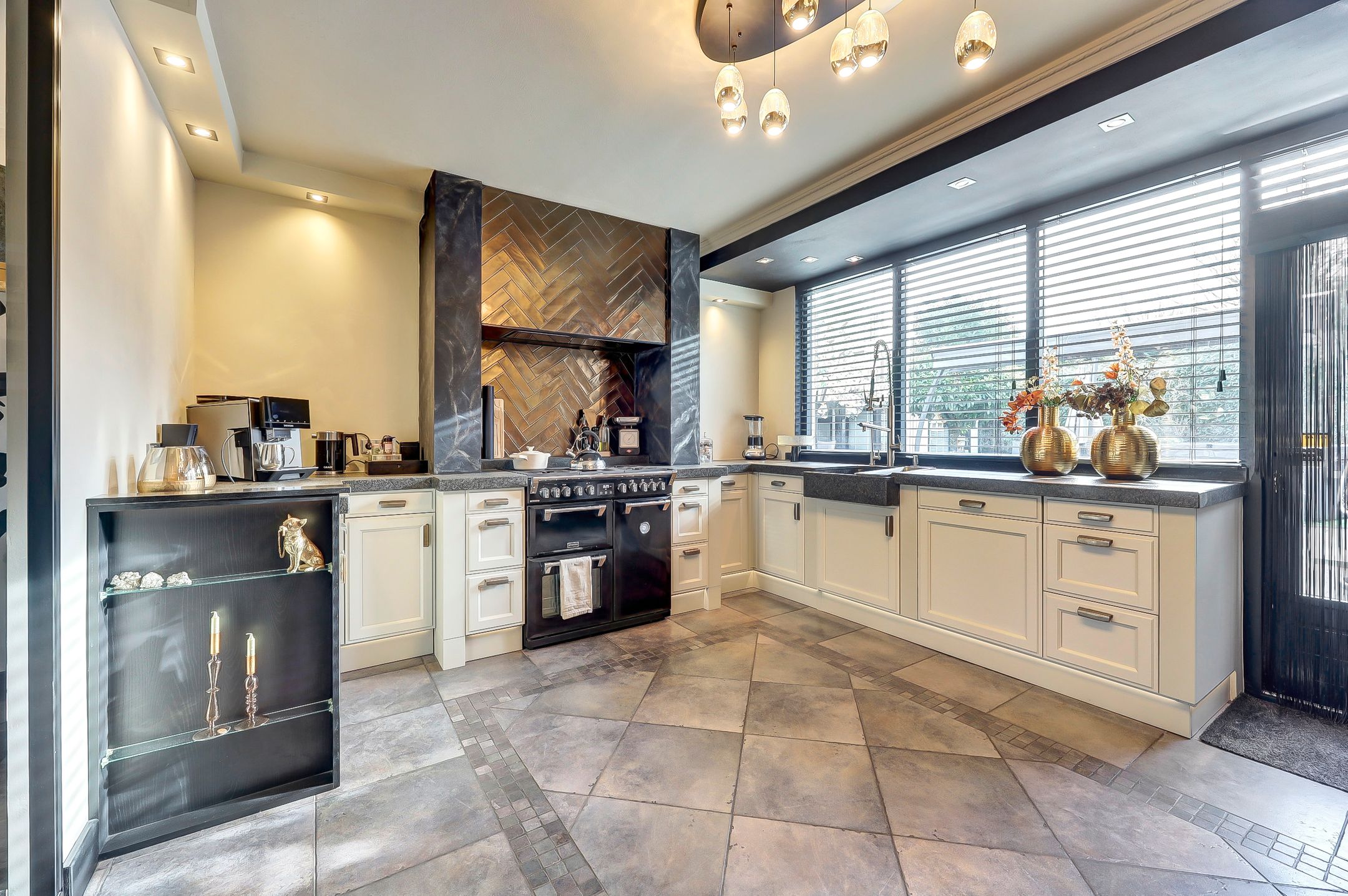 Foto 15 van Veenhuisweg 30