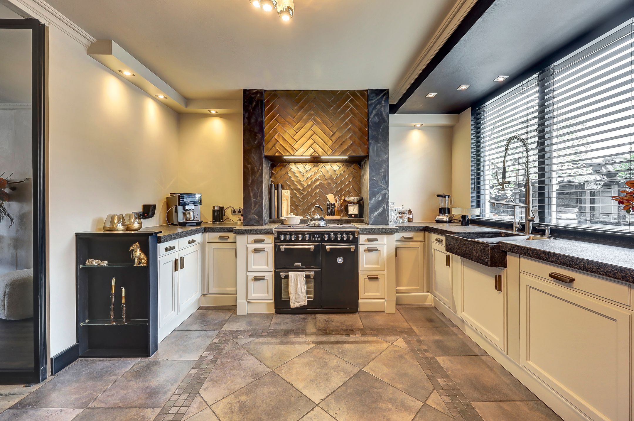 Foto 18 van Veenhuisweg 30