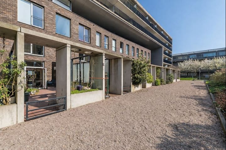 Photo 4 of Bert Haanstrakade 212