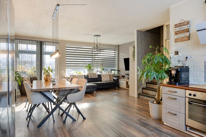 Foto 2 van Uranus 11