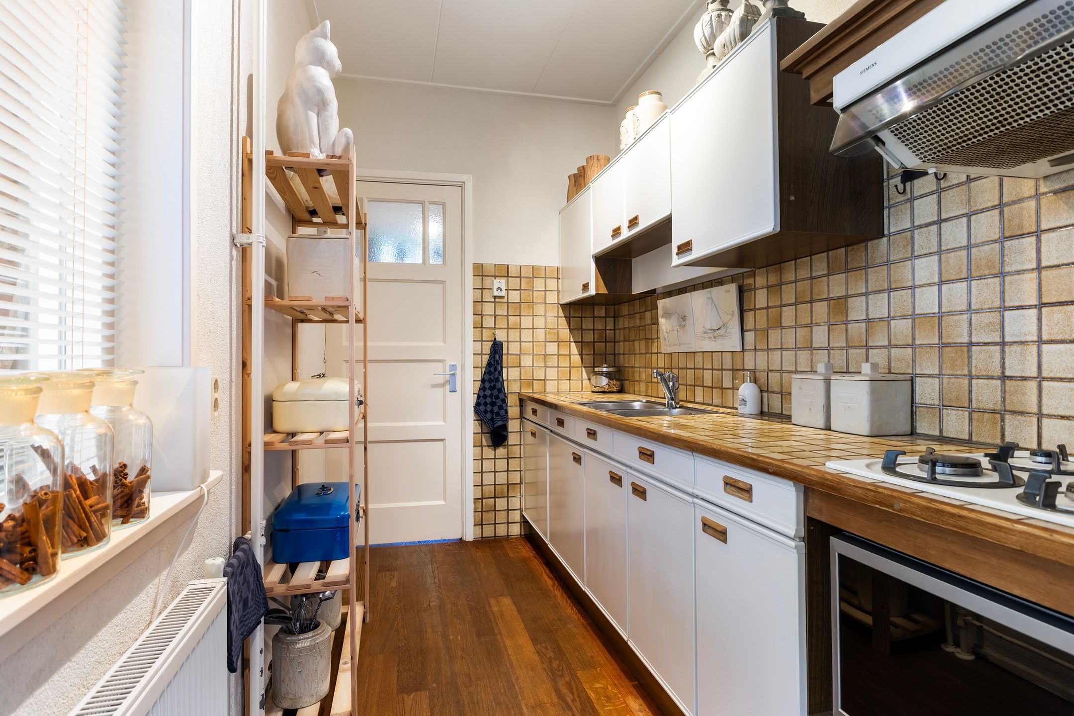 Foto 12 van de Ruyterweg 10