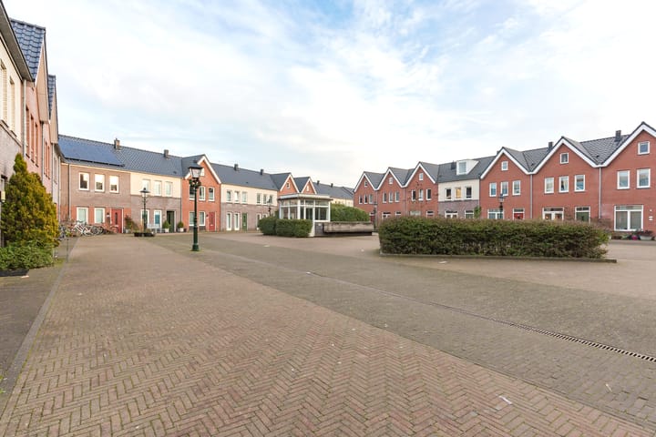 Photo 28 of V.O.C.-plein 10