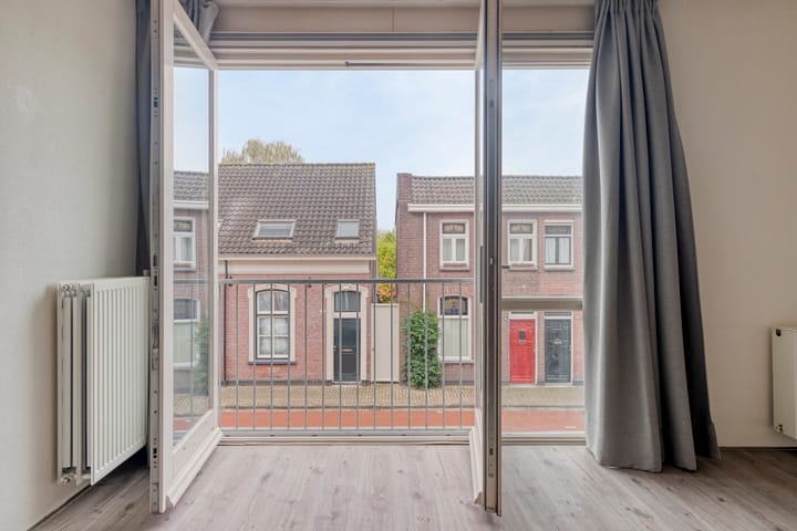 Foto 10 van Koestraat 67-07