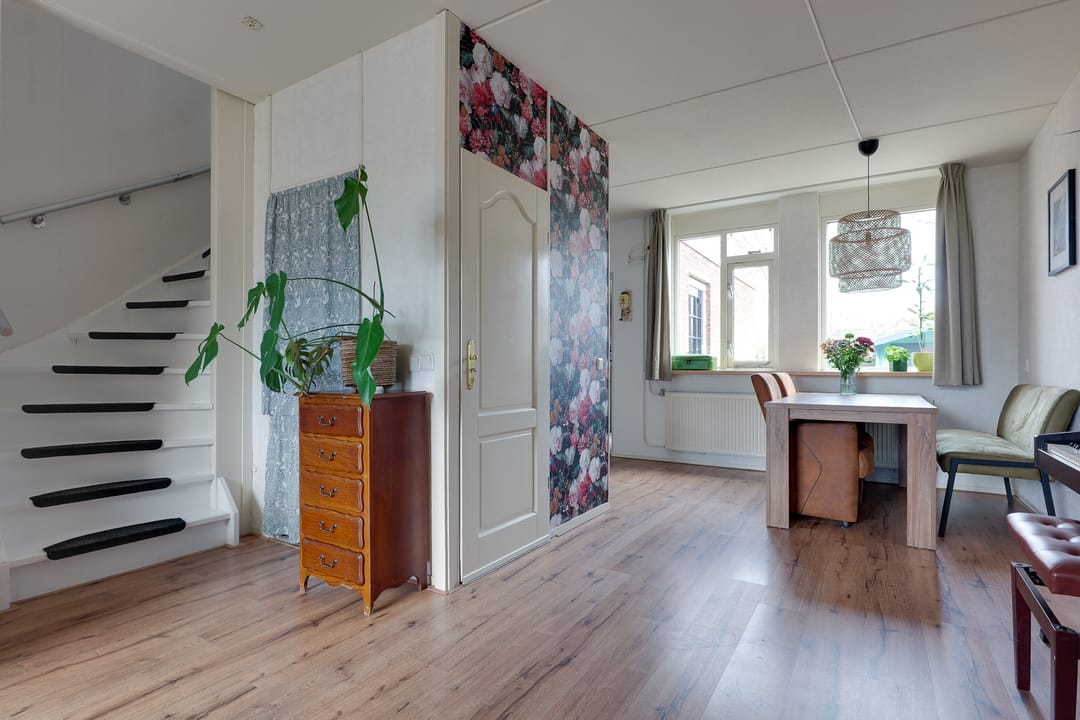 Photo 7 of Zuringes 113
