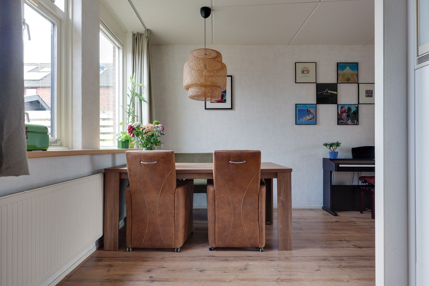 Photo 10 of Zuringes 113