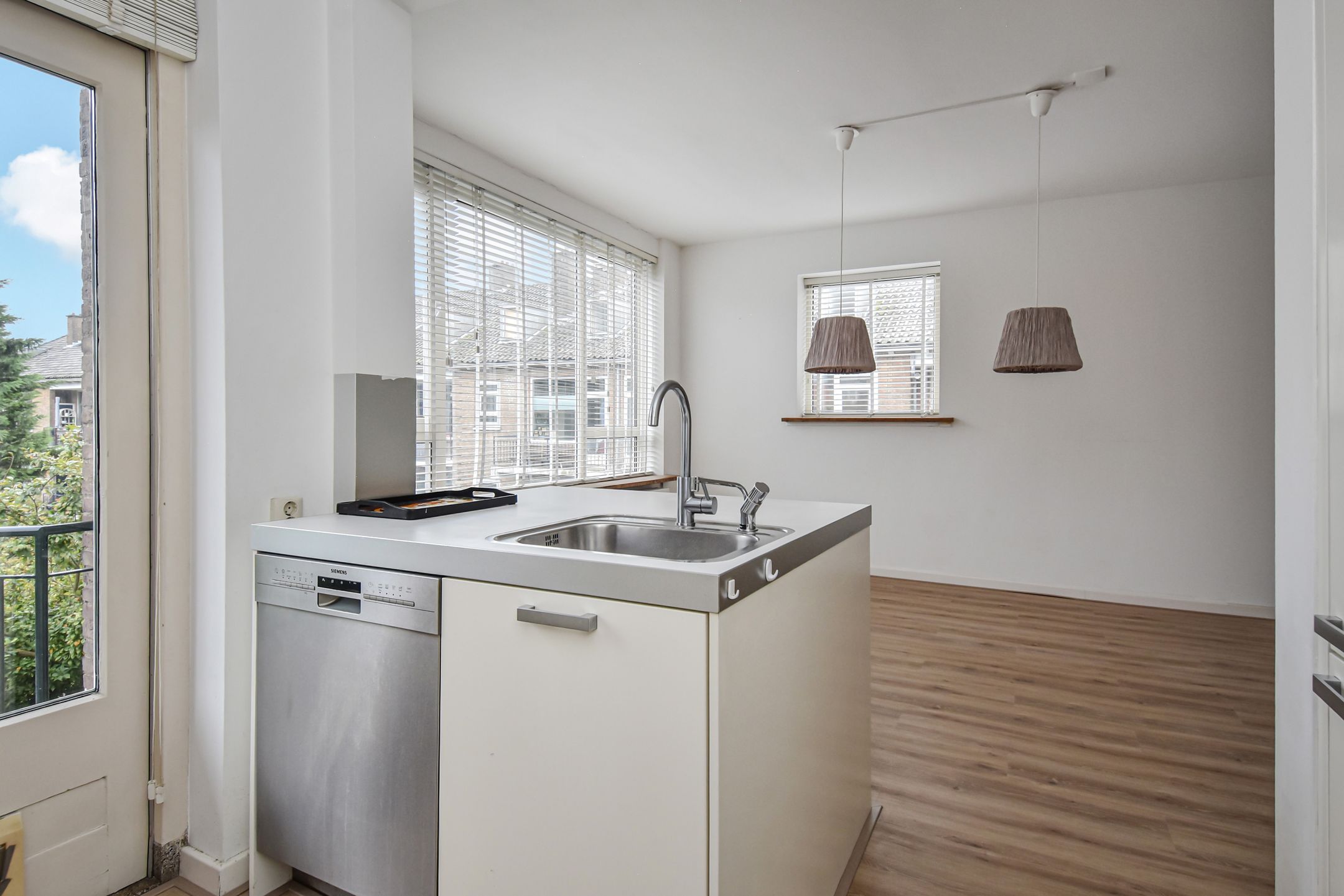 Foto 15 van Balsemienlaan 242