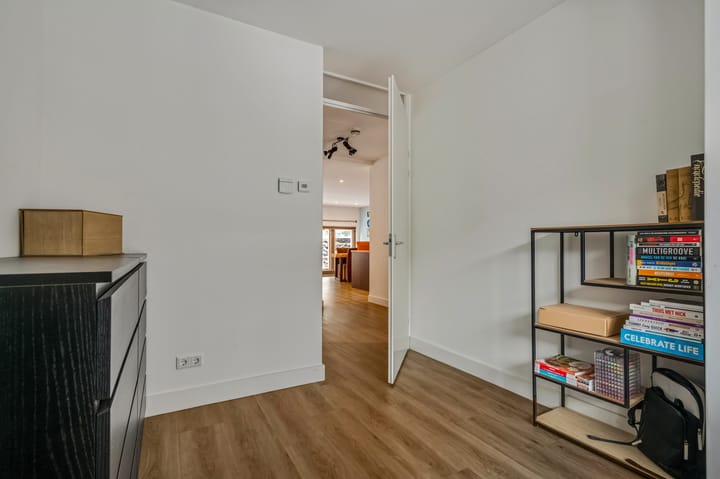 Photo 20 of J.G. Sandbrinkstraat 18