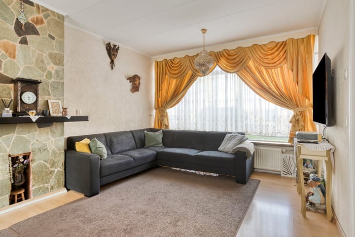 Photo 9 of Veerpolderstraat 154