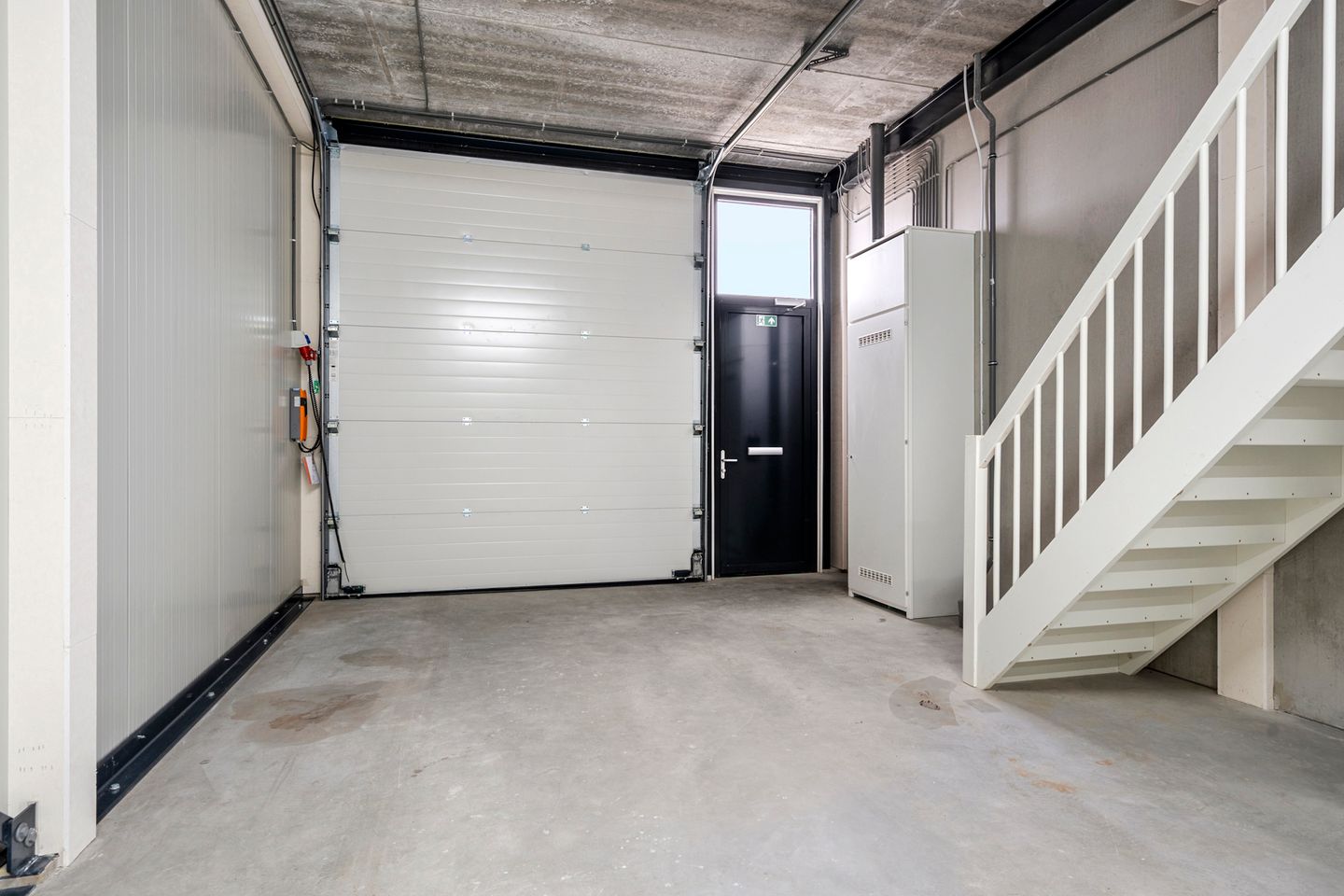 View photo 3 of Ringoven 18-A