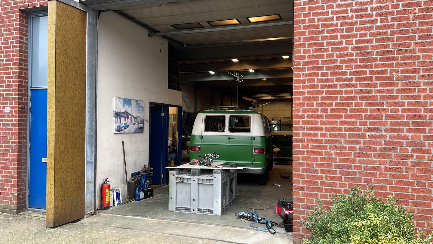 Bekijk foto 4 van Koperslager 14