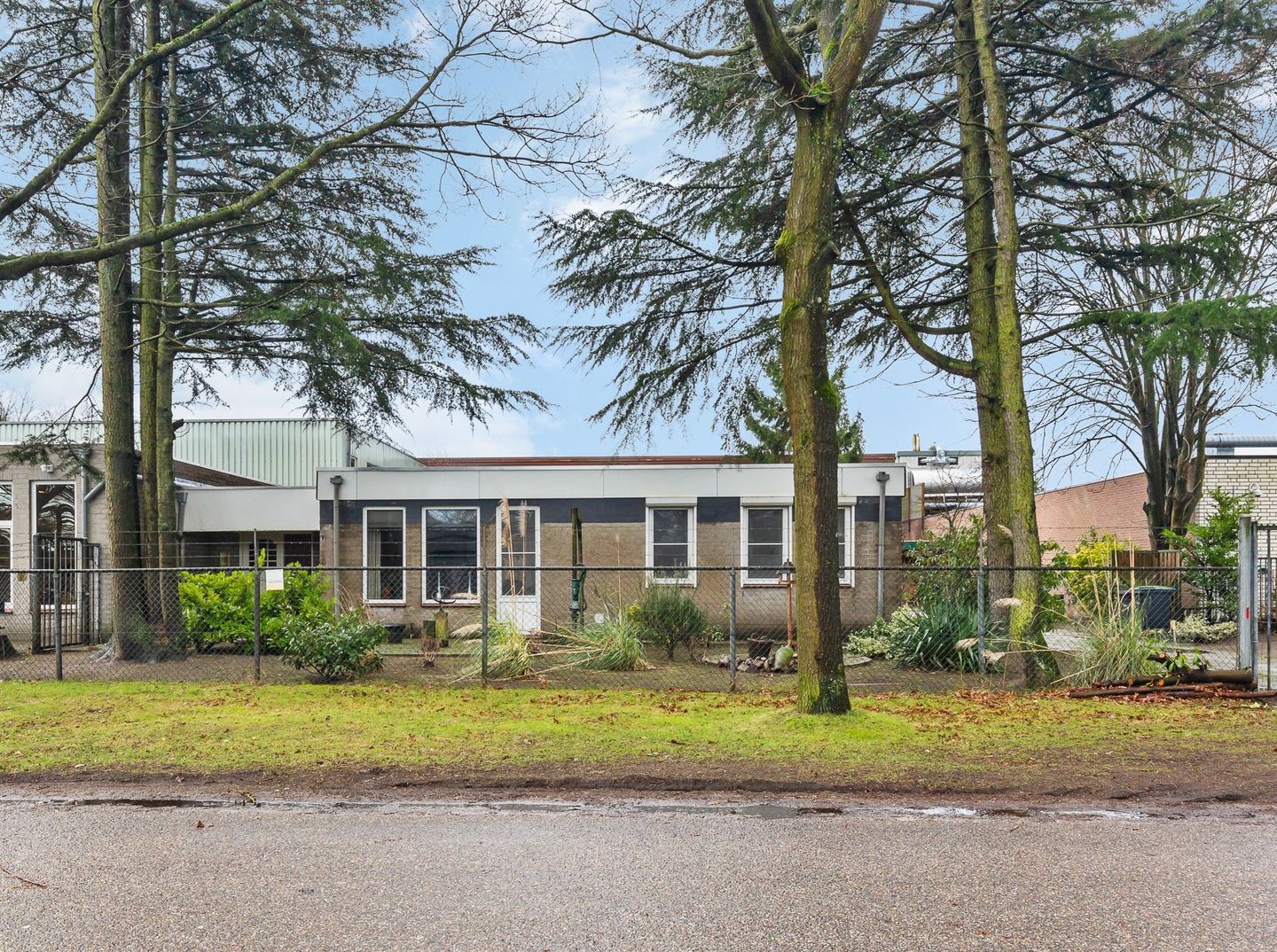 View photo 1 of Longobardenweg 2-A