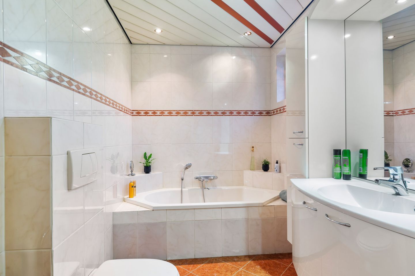 View photo 3 of Longobardenweg 2-A