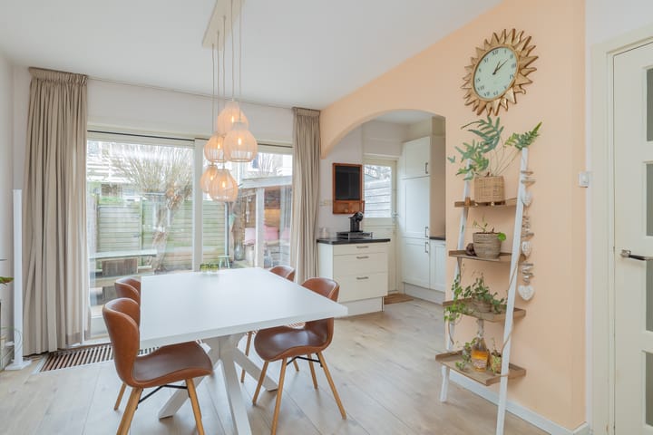 Photo 12 of Van Kinsbergenstraat 29