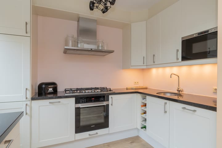 Photo 14 of Van Kinsbergenstraat 29