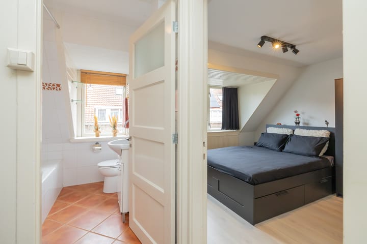 Photo 20 of Van Kinsbergenstraat 29