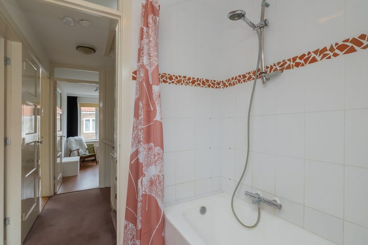 Photo 25 of Van Kinsbergenstraat 29