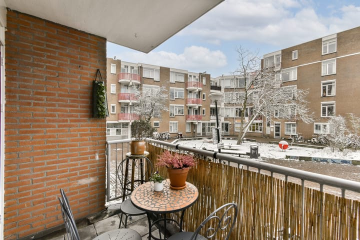 Photo 11 of Minahassastraat 34-C