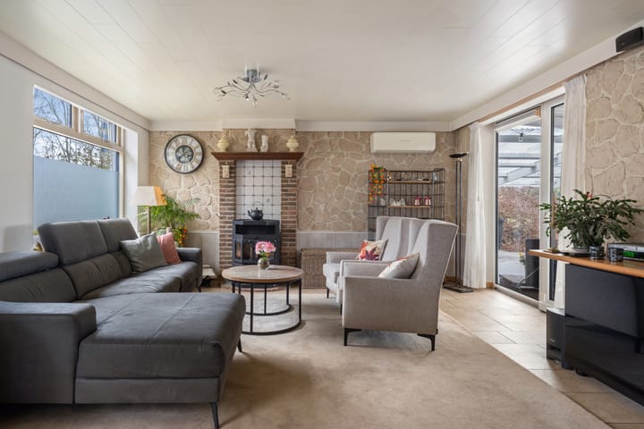 Photo 2 of Elleboogstraat 5