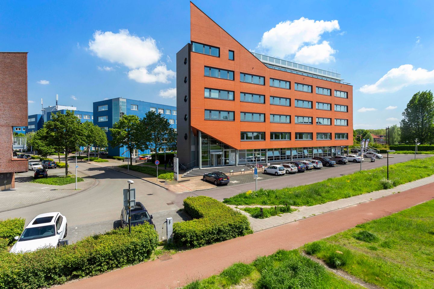 View photo 1 of Linie 504