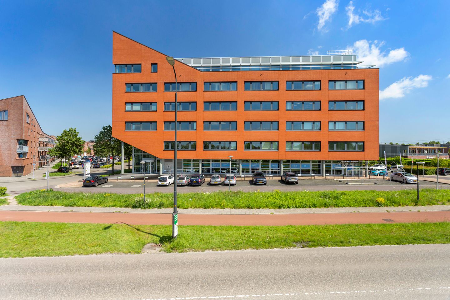 View photo 2 of Linie 504