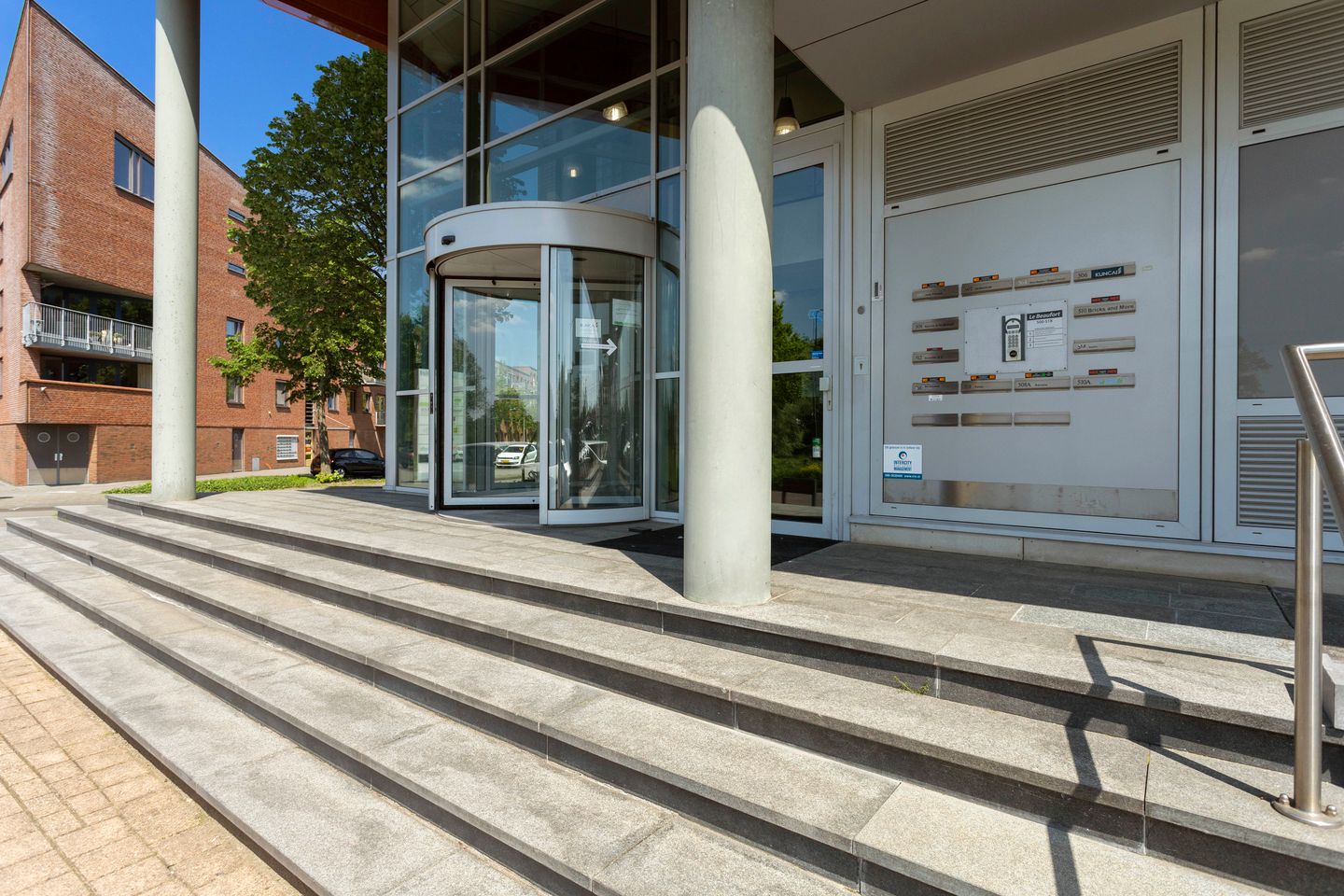 View photo 4 of Linie 504