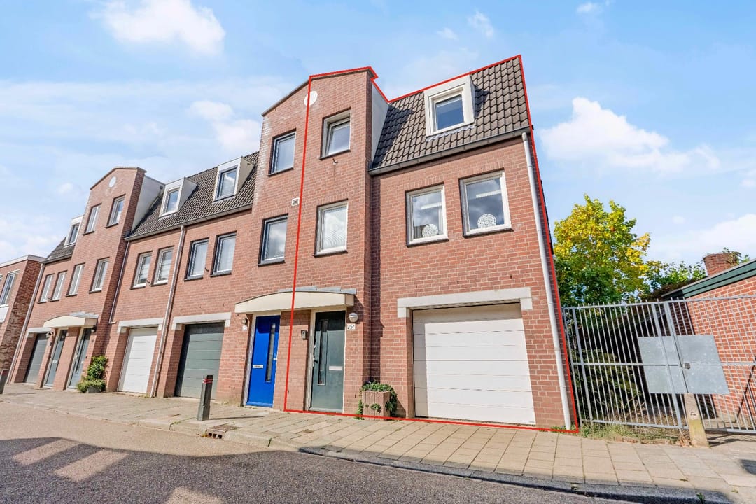 Photo 1 of Burgemeester Conraetzstraat 25-A