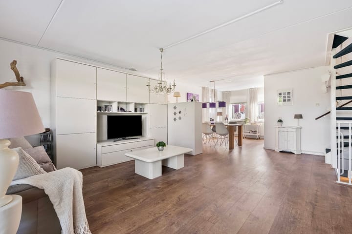 Photo 2 of Burgemeester Conraetzstraat 25-A