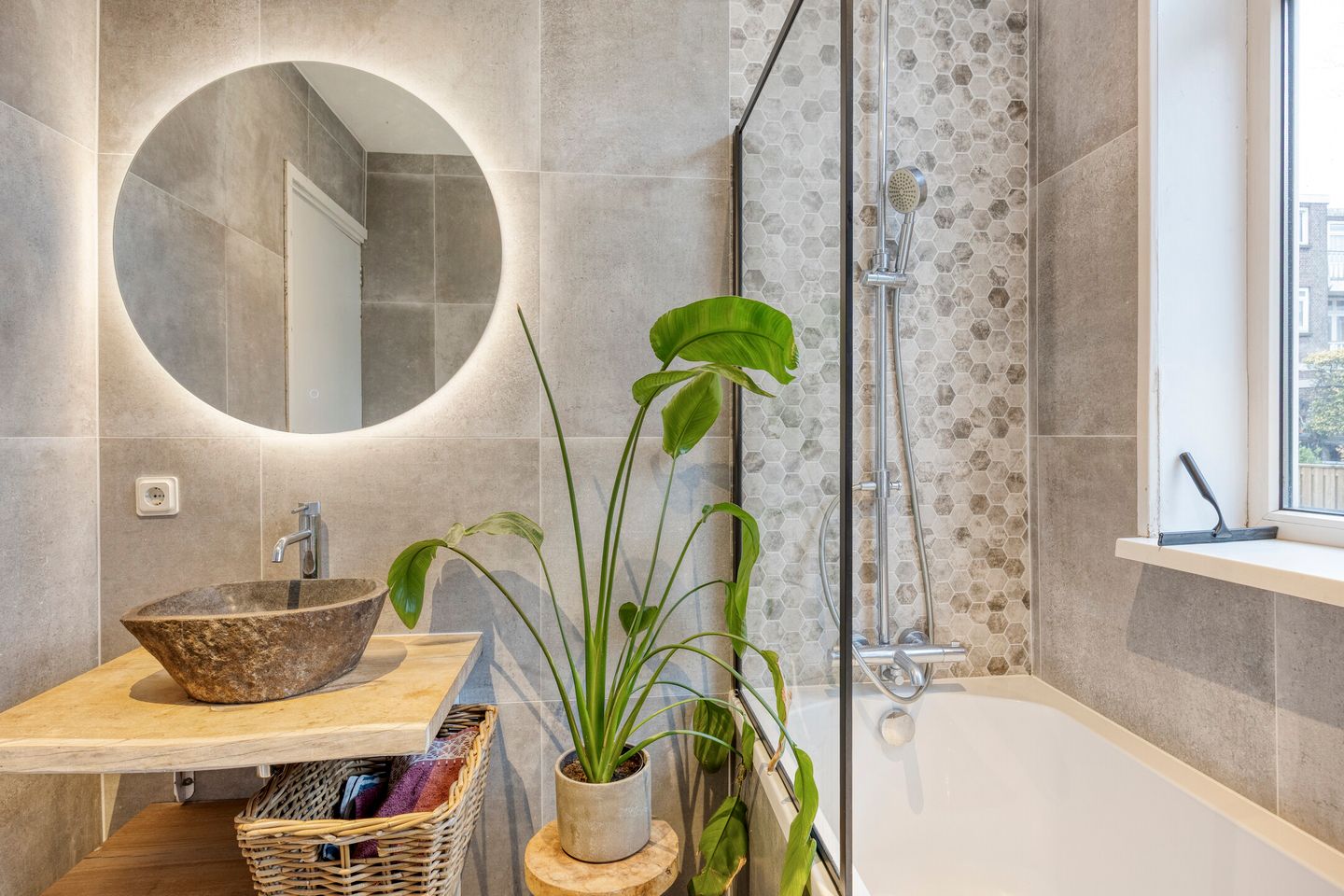 Foto 14 van Van Musschenbroekstraat 16-A