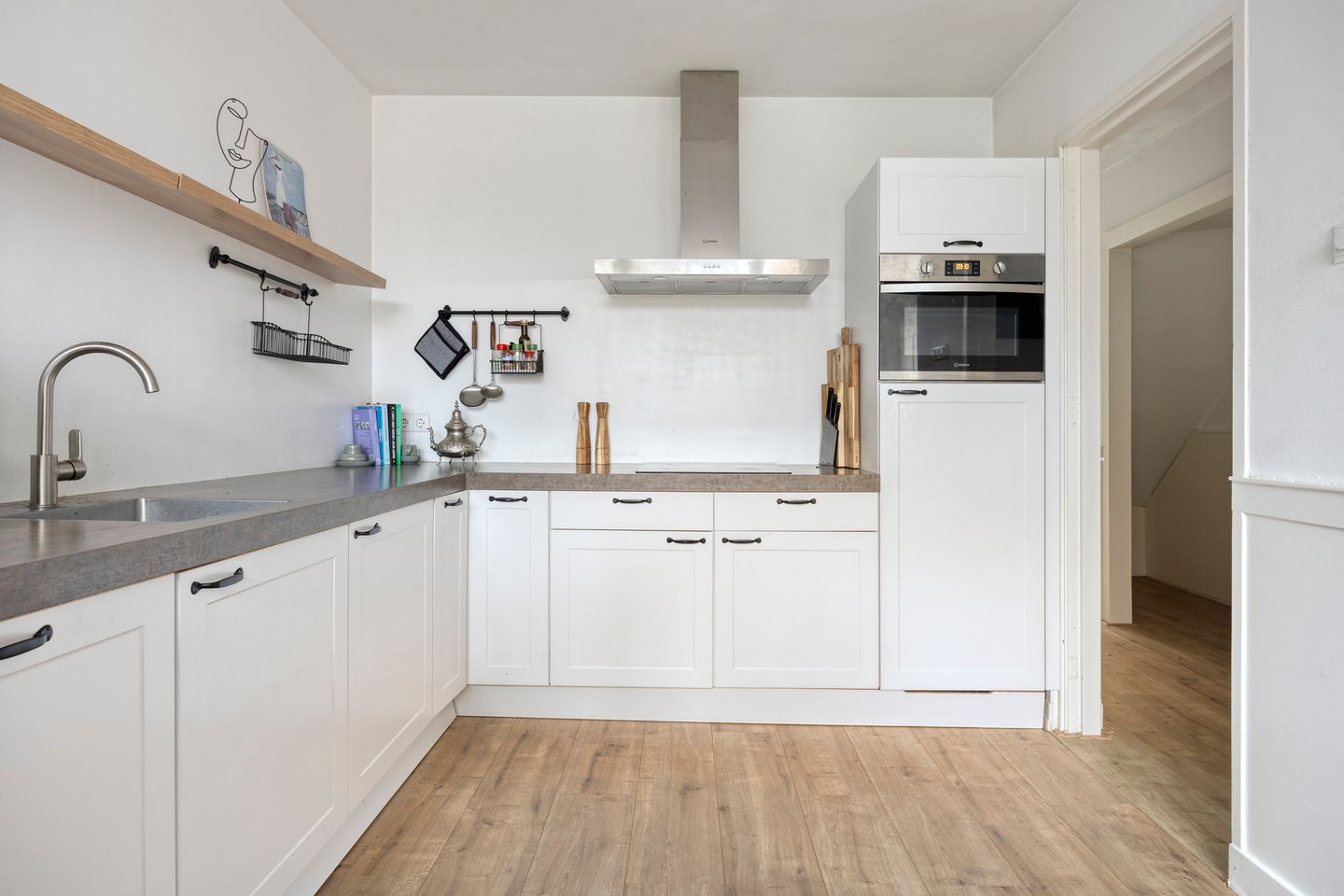 Foto 25 van Van Musschenbroekstraat 16-A