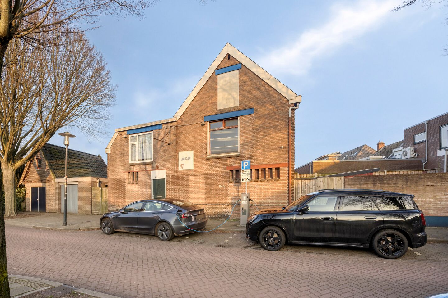 Bekijk foto 3 van Van Mouwijckstraat 5