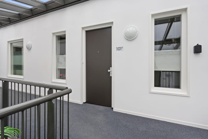 Photo 6 of Dorpsstraat 101-D