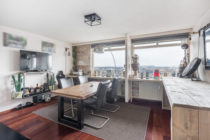 Photo 3 of Zwaluwstraat 212