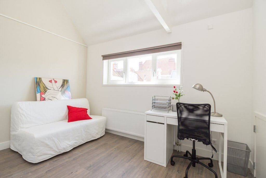 Foto 23 van Denneweg 4-B