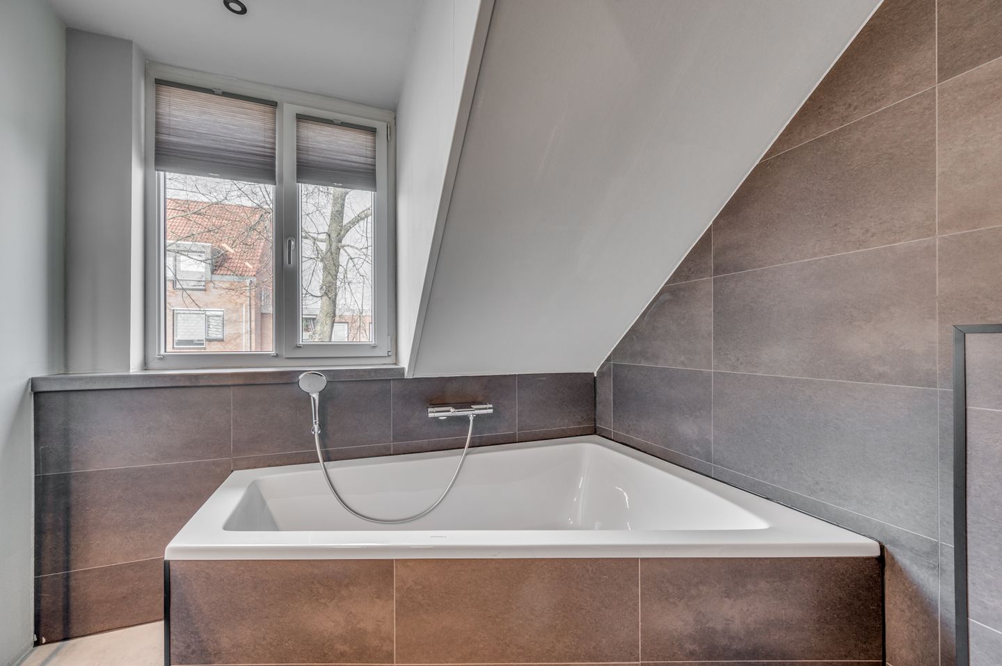 Photo 25 of Baarlosestraat 107