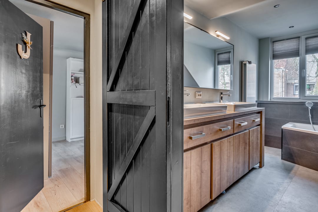 Photo 22 of Baarlosestraat 107