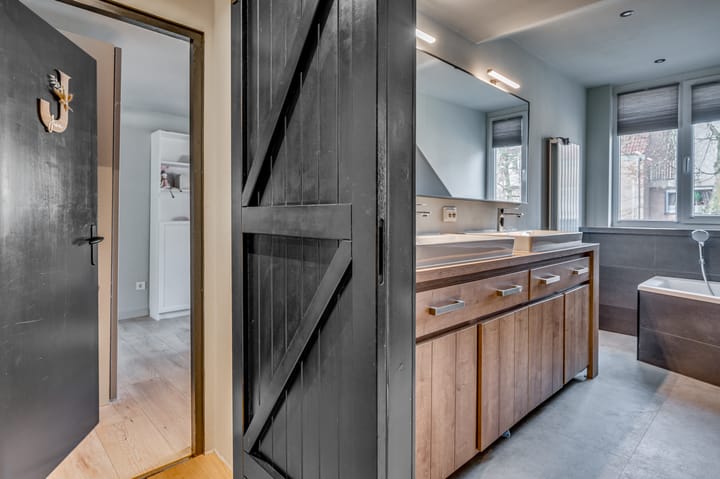 Photo 22 of Baarlosestraat 107