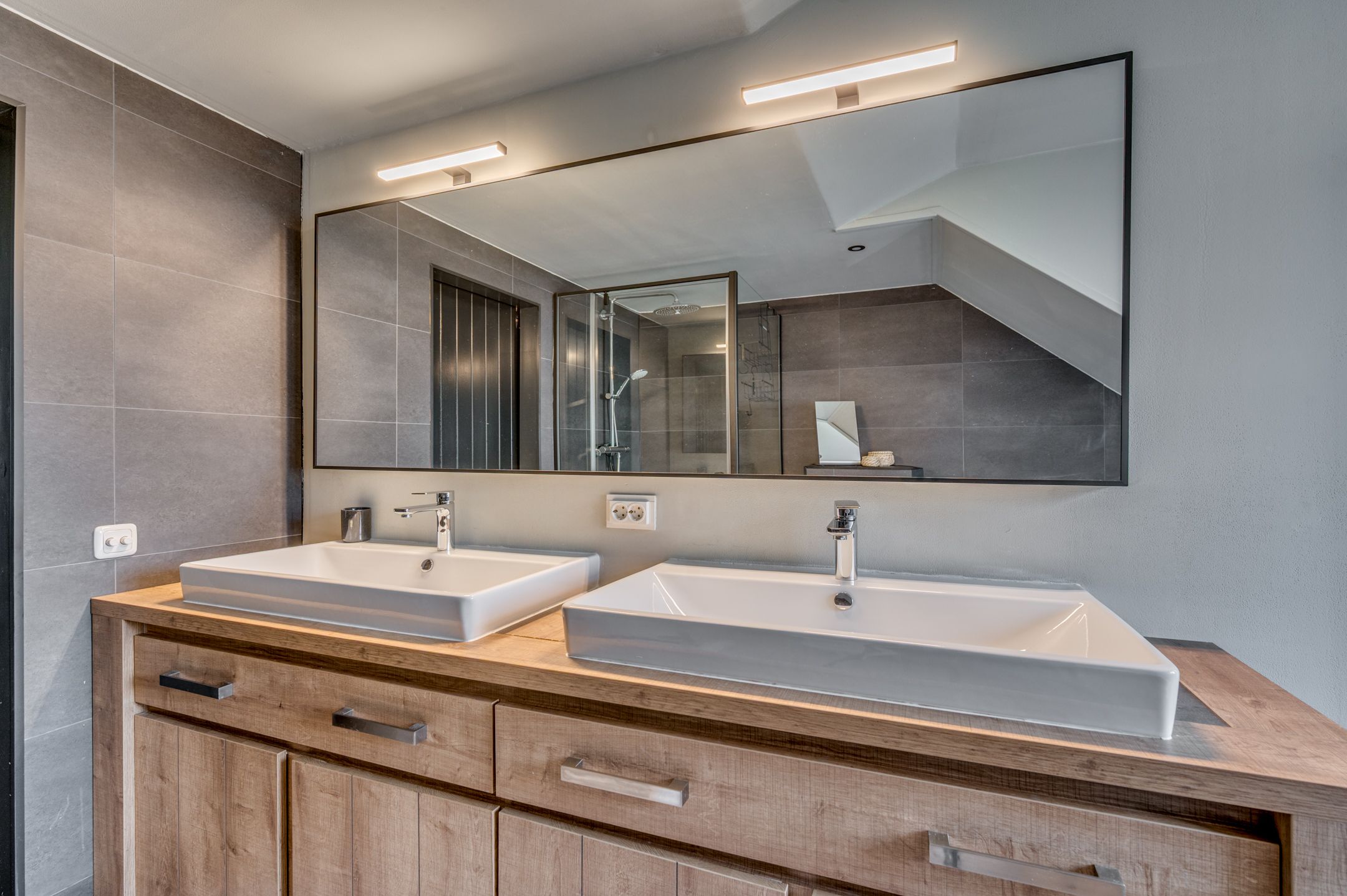 Photo 24 of Baarlosestraat 107